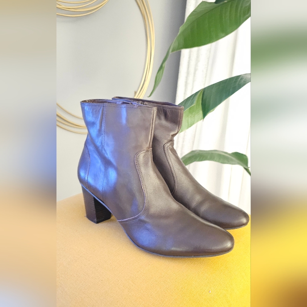 USED Nine West Brown Leather Ankle Boots Sizd 12